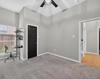 2416 Greenbrook Drive - Photo Thumbnail 12