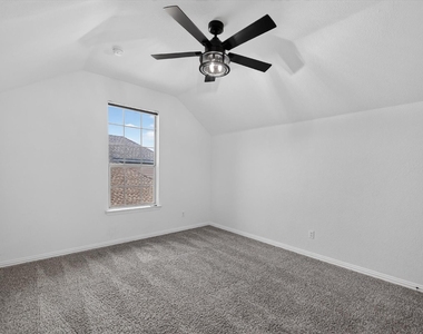 2416 Greenbrook Drive - Photo Thumbnail 16