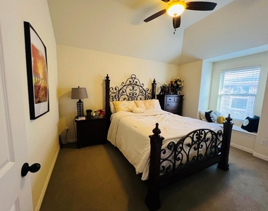 10877 Morro Bay Lane - Photo Thumbnail 3