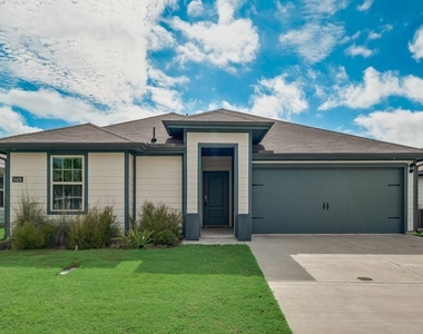 6439 Sand Dune Way - Photo Thumbnail 3