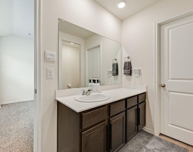 6439 Sand Dune Way - Photo Thumbnail 16