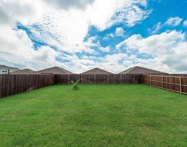 6439 Sand Dune Way - Photo Thumbnail 19