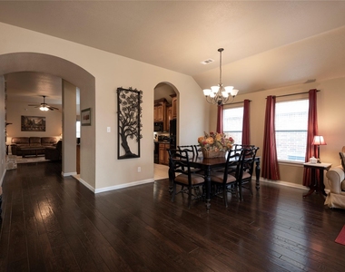 1010 Churchill Drive - Photo Thumbnail 4
