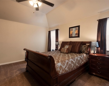1010 Churchill Drive - Photo Thumbnail 13
