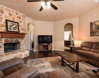 1010 Churchill Drive - Photo Thumbnail 10