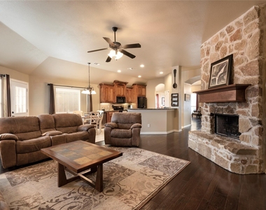 1010 Churchill Drive - Photo Thumbnail 11