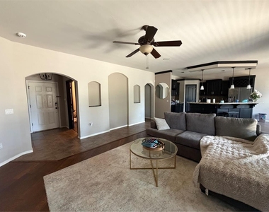 1704 Nw 164th Circle - Photo Thumbnail 5