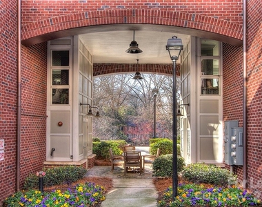 100 N Laurel Avenue - Photo Thumbnail 3