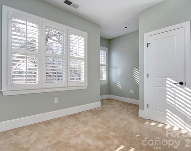 100 N Laurel Avenue - Photo Thumbnail 5