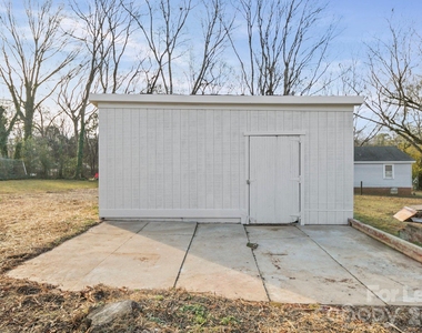 1703 Lowder Street - Photo Thumbnail 4