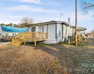 1703 Lowder Street - Photo Thumbnail 3