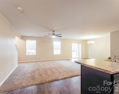 1639 Hooper Court - Photo Thumbnail 6