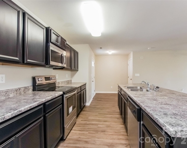 1639 Hooper Court - Photo Thumbnail 2