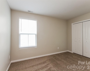 1639 Hooper Court - Photo Thumbnail 9