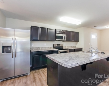 1639 Hooper Court - Photo Thumbnail 1