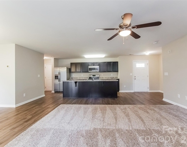 1639 Hooper Court - Photo Thumbnail 4