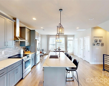 2115 Isom Street - Photo Thumbnail 18