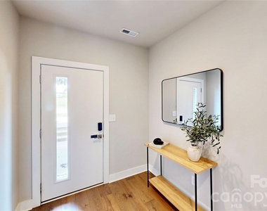 2115 Isom Street - Photo Thumbnail 2