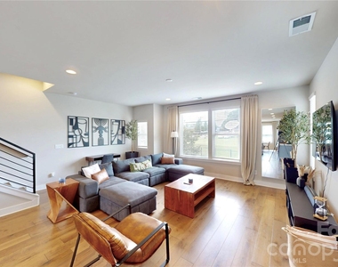 2115 Isom Street - Photo Thumbnail 20