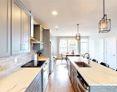 2115 Isom Street - Photo Thumbnail 17