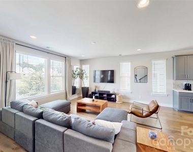 2115 Isom Street - Photo Thumbnail 22