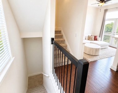 617 Mcninch Street - Photo Thumbnail 10