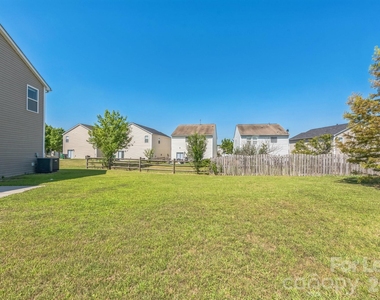 8605 Redding Glen Avenue - Photo Thumbnail 29