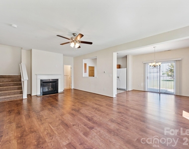 8605 Redding Glen Avenue - Photo Thumbnail 2
