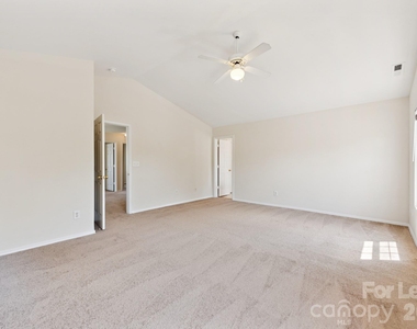 8605 Redding Glen Avenue - Photo Thumbnail 16
