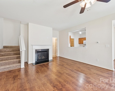8605 Redding Glen Avenue - Photo Thumbnail 3