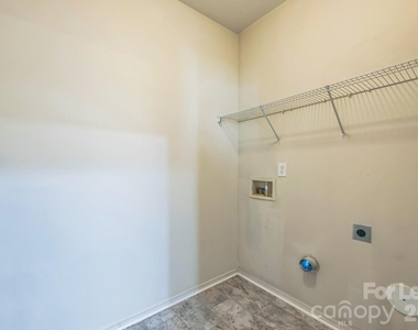 8605 Redding Glen Avenue - Photo Thumbnail 12