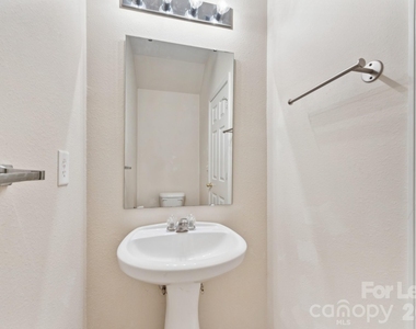 8605 Redding Glen Avenue - Photo Thumbnail 11