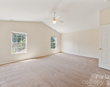 8605 Redding Glen Avenue - Photo Thumbnail 18