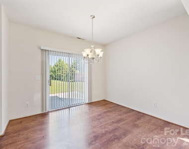 8605 Redding Glen Avenue - Photo Thumbnail 9
