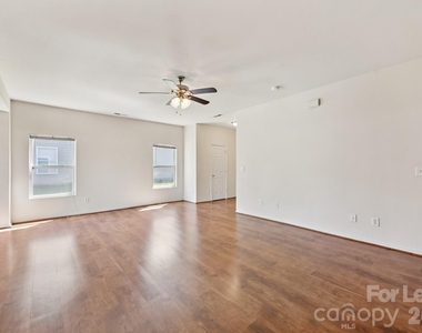 8605 Redding Glen Avenue - Photo Thumbnail 31