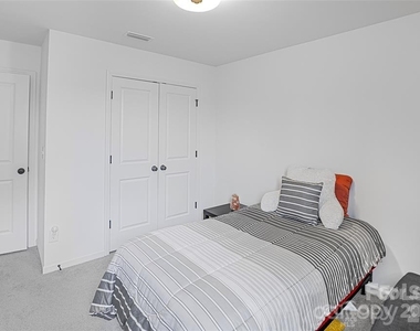 13012 Suncreek Terrace - Photo Thumbnail 7