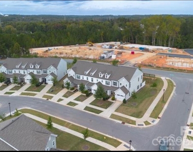 13012 Suncreek Terrace - Photo Thumbnail 12