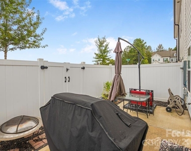 13012 Suncreek Terrace - Photo Thumbnail 11