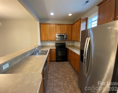 10310 Mcgoogan Lane - Photo Thumbnail 2