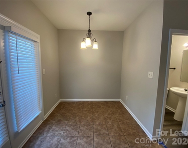 10310 Mcgoogan Lane - Photo Thumbnail 4