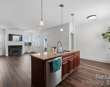 20264 Harroway Drive - Photo Thumbnail 13