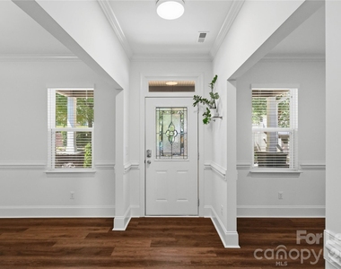 20264 Harroway Drive - Photo Thumbnail 4