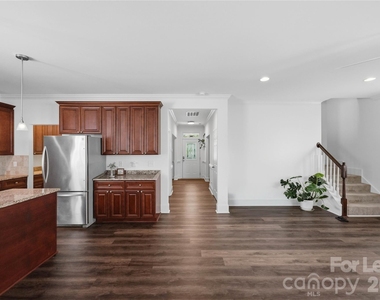20264 Harroway Drive - Photo Thumbnail 9