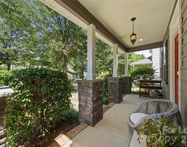 20264 Harroway Drive - Photo Thumbnail 2