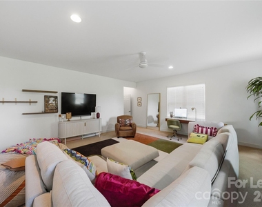 20264 Harroway Drive - Photo Thumbnail 32