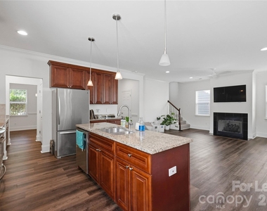 20264 Harroway Drive - Photo Thumbnail 11