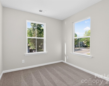 333 N Hoskins Road - Photo Thumbnail 27