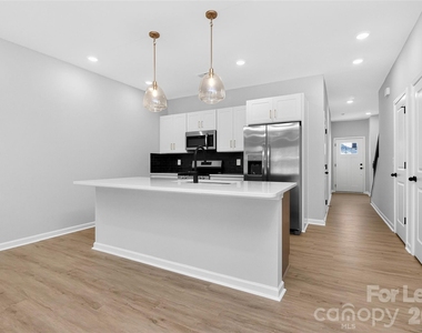 333 N Hoskins Road - Photo Thumbnail 23