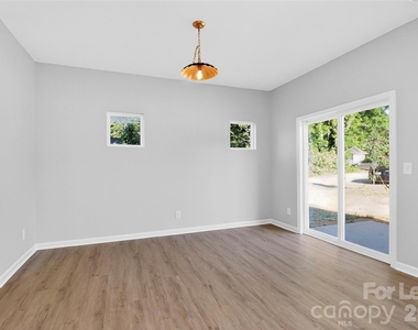 333 N Hoskins Road - Photo Thumbnail 20