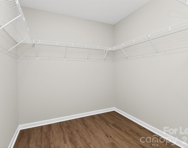 333 N Hoskins Road - Photo Thumbnail 14
